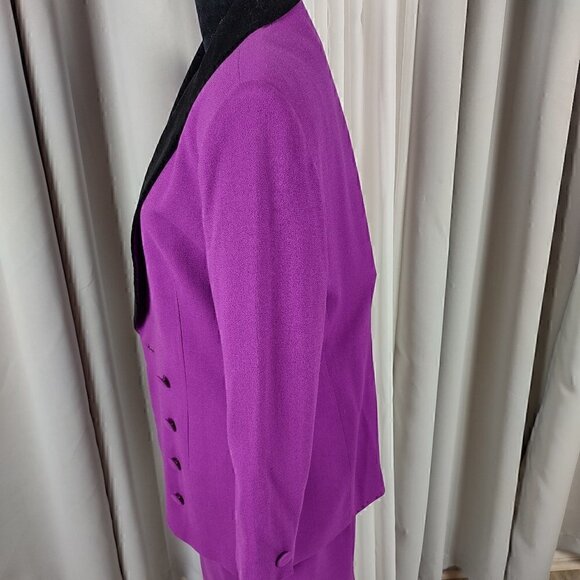 Jones New York 2 pc Jacket and Skirt In Purple with Black Lapels. Size 10 - Picture 2 of 11